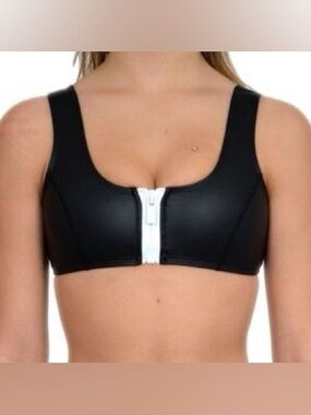 Hoaka Front-Zip Black Sports Bra with Contrast Zip medium plus